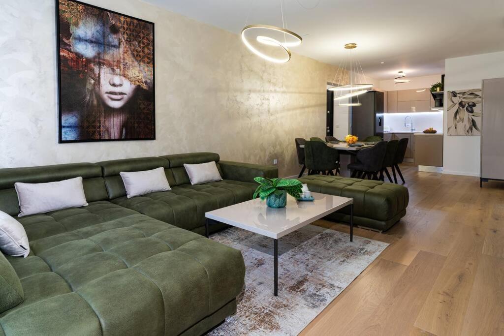 Capsula Luxury Apartment Umag Buitenkant foto